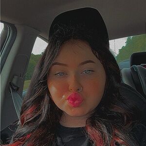 Meet your Posher, Kenna